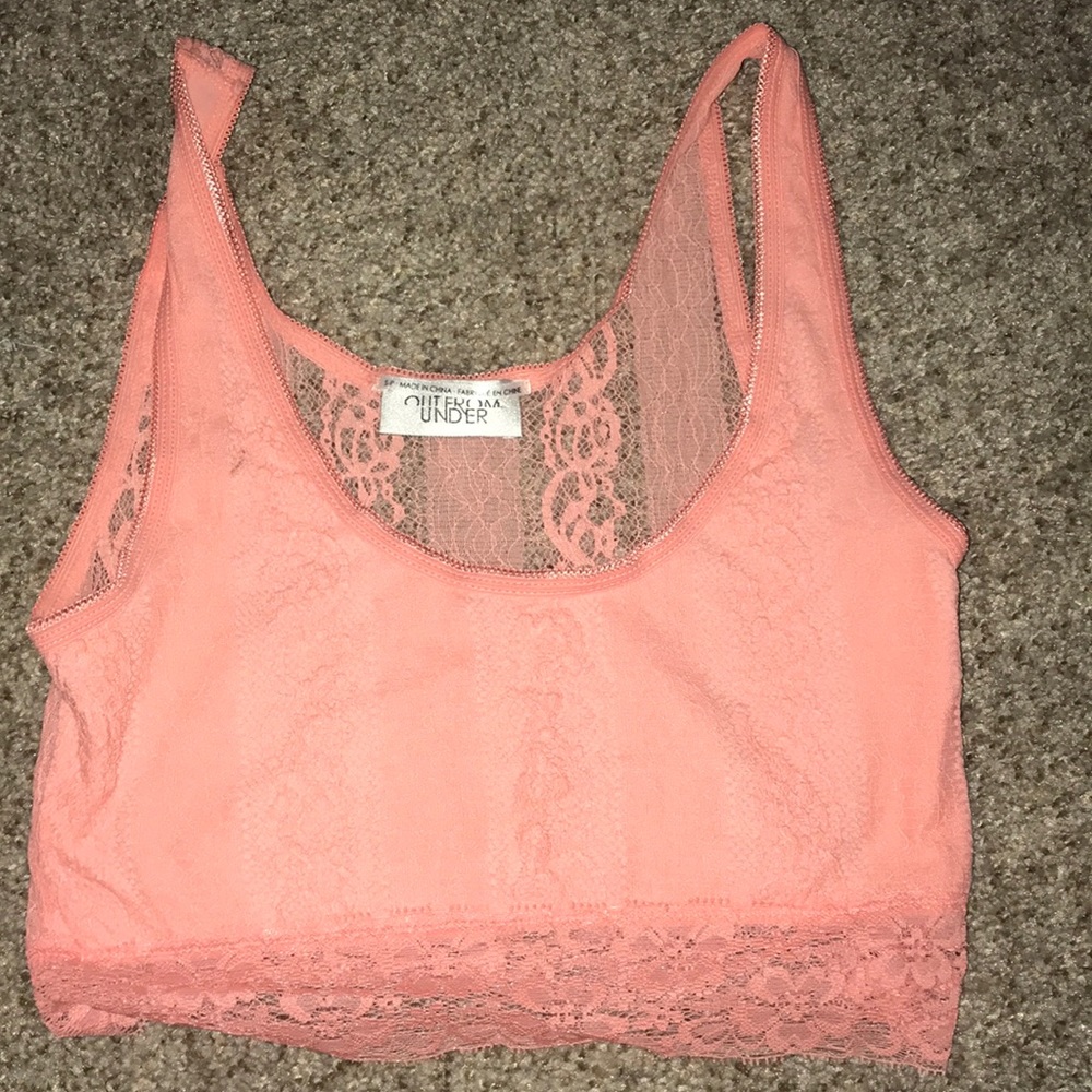 Cute crop top. Never worn